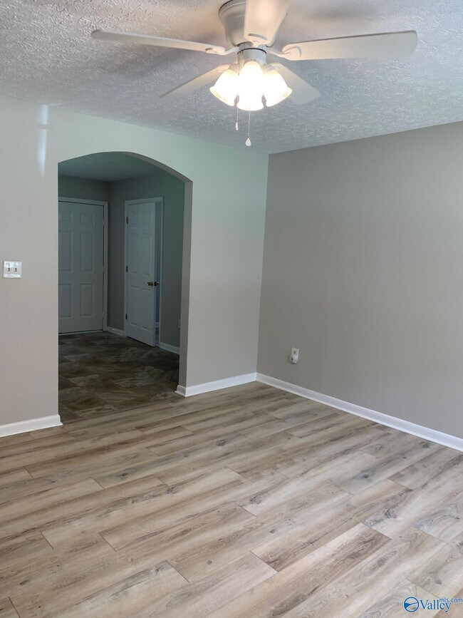 Foto del edificio - 16161 Witty Mill Rd