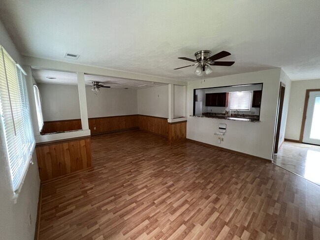 Building Photo - Updated Ranch in the Heart of Virginia Beach!