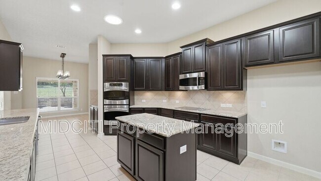 Building Photo - 842 Santa Cruz Ln