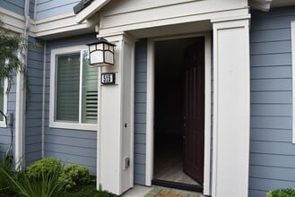 Building Photo - 515 Surfbird Ln