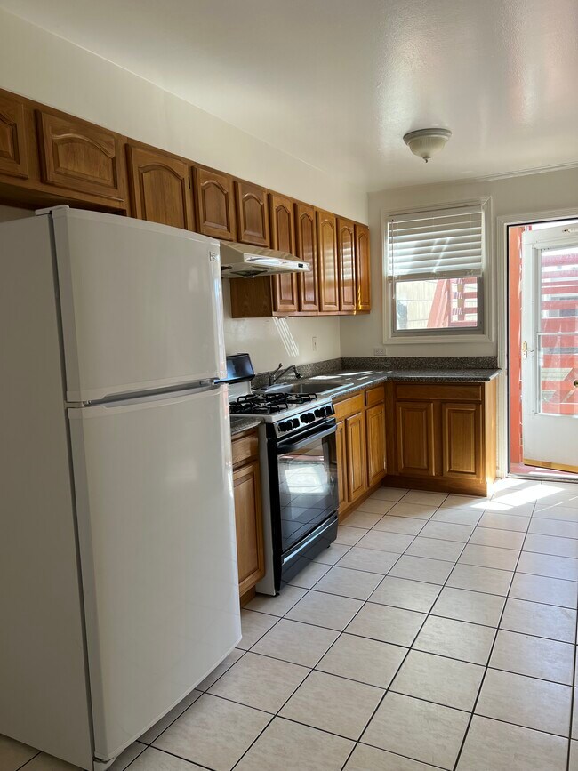 Building Photo - 609 Taraval St