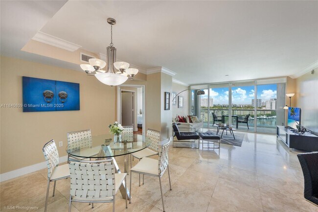 Foto del edificio - 19400 Turnberry Way