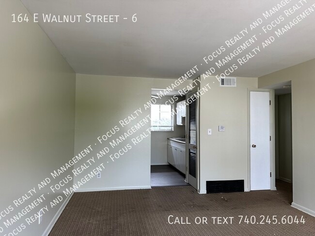 Building Photo - 164 E Walnut St