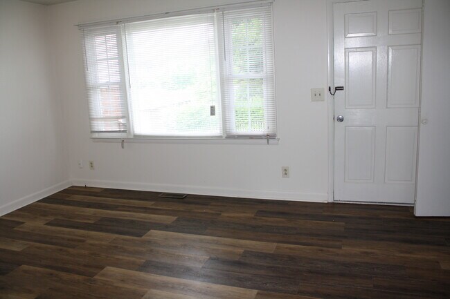 LR - 730 N 2nd St
