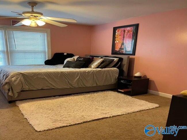 Building Photo - 100 Thomas Woods Ct