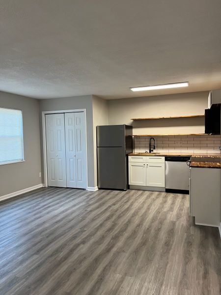 Photo - S. Knox 1bd/1ba- 1st floor Unit Available Now Apartment