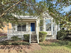 Building Photo - 6927 Brittany Ln