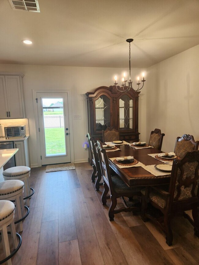 Foto del edificio - NEW 4 bedroom, 2.5 bath