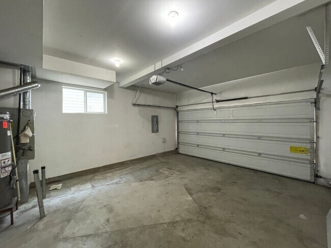 Foto del edificio - Hillsboro 3Bedroom 2.5 Bath + Den ~ Includes Washer & Dryer and Garage ~ Orenco Gardens Neighborh...