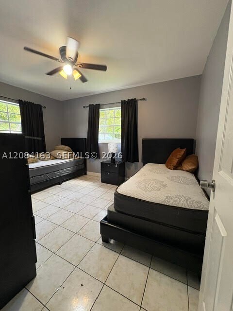 Foto del edificio - 441 NE 43rd St