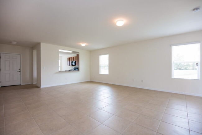 Building Photo - 1301 SW 9th Ct