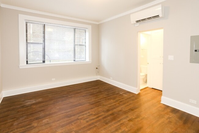 Foto del edificio - 817 W Lakeside Pl