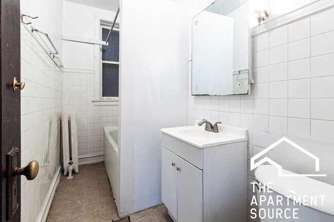 Foto del edificio - 5023 N Winchester Ave