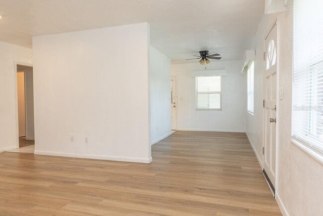 Building Photo - 106 N Kentucky Ave