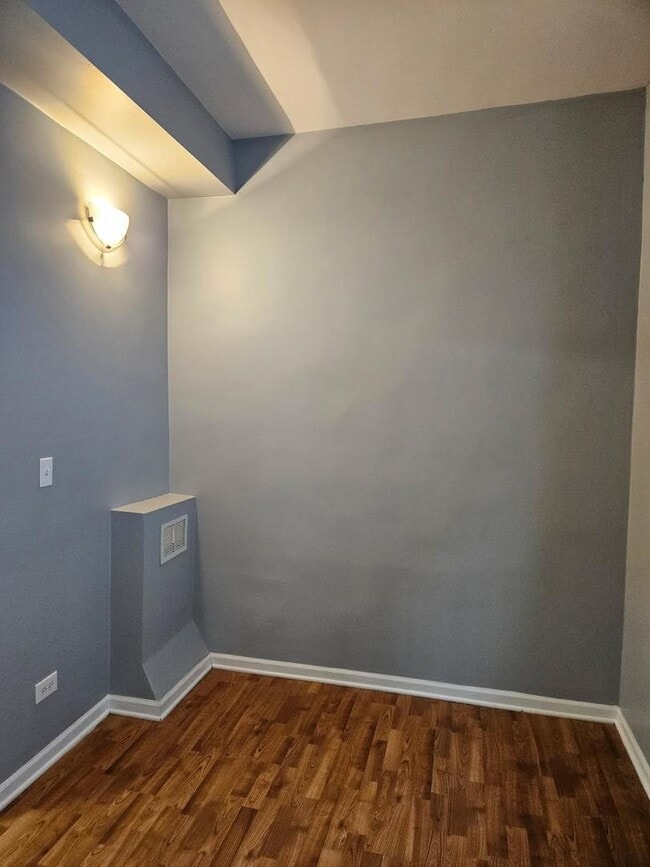 Building Photo - 3123 S 49th Ave