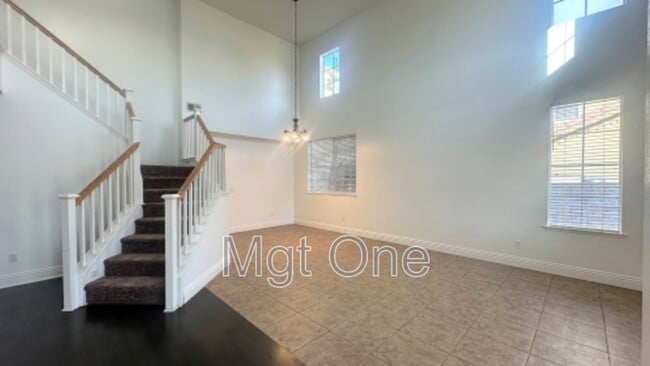 Building Photo - 3140 Crestline Dr