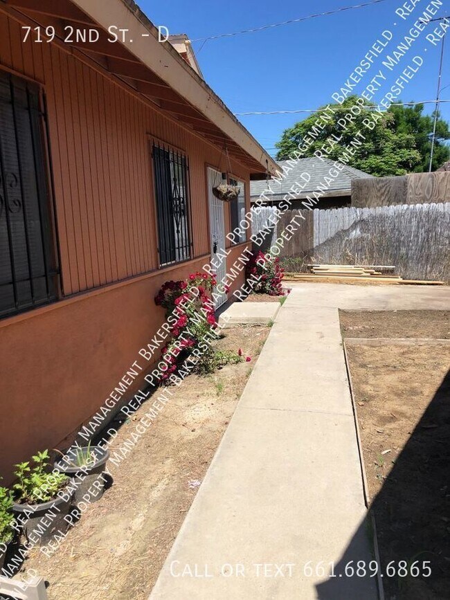 Foto del edificio - 719 2nd St Unit D - $200 OFF FIRST MONTH'S...