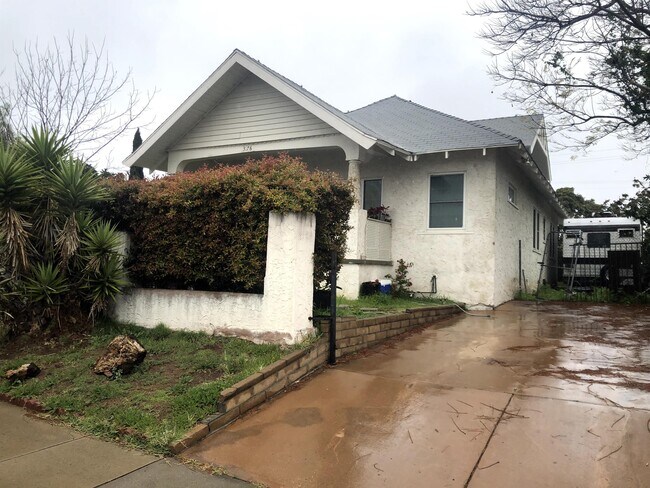 Building Photo - 3176 Valle Ave