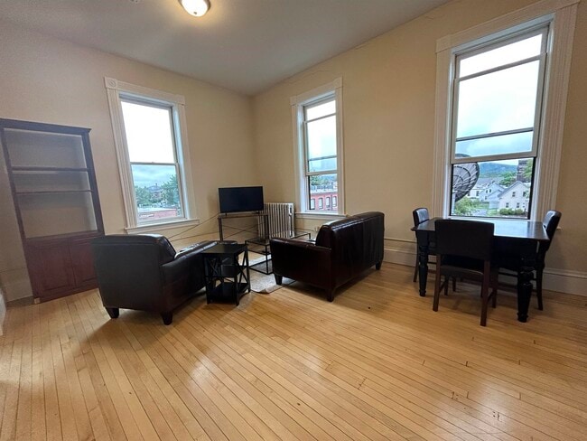 Foto del edificio - 101 Main St