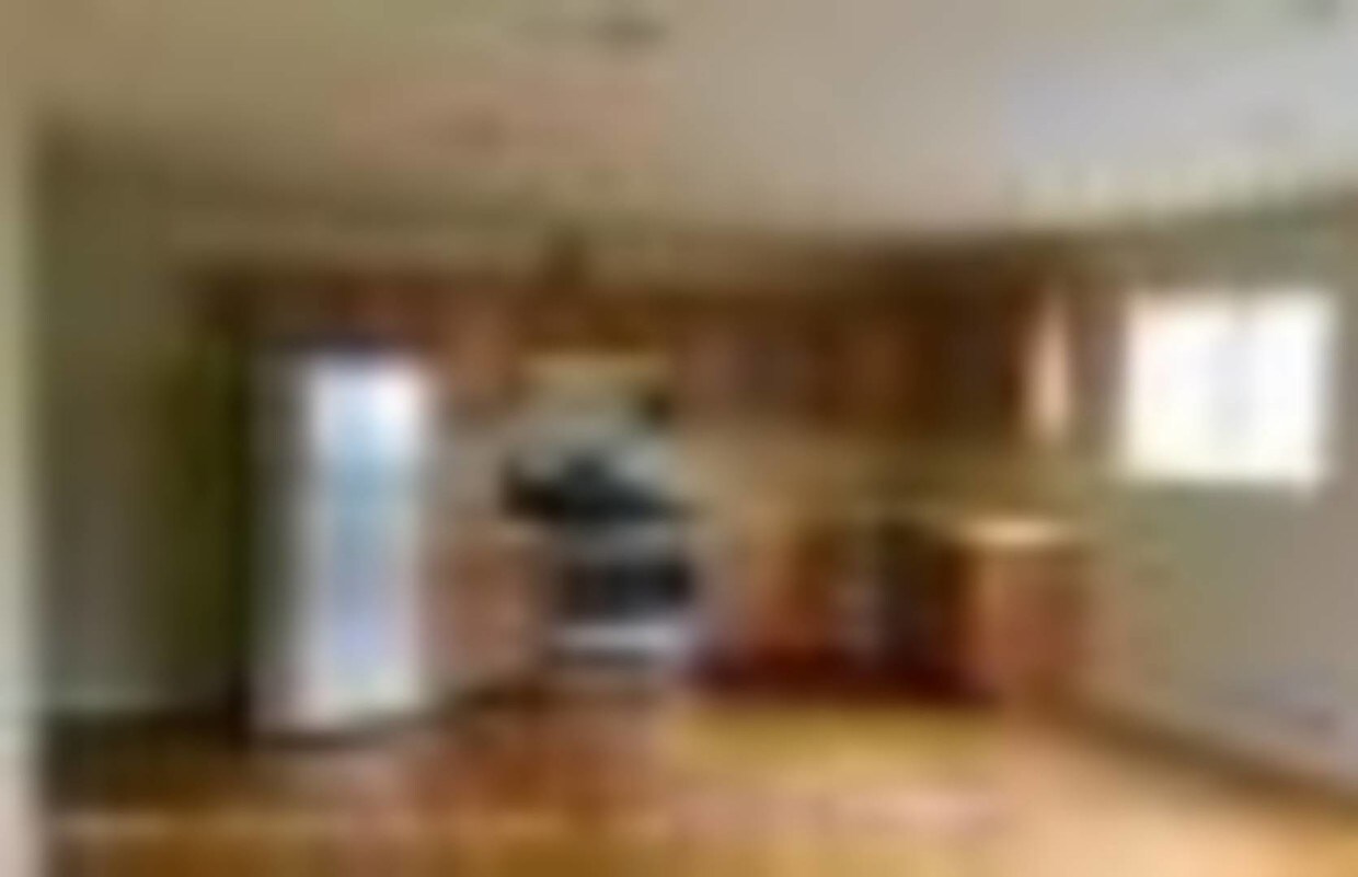 Building Photo - 3864 Hylan Blvd