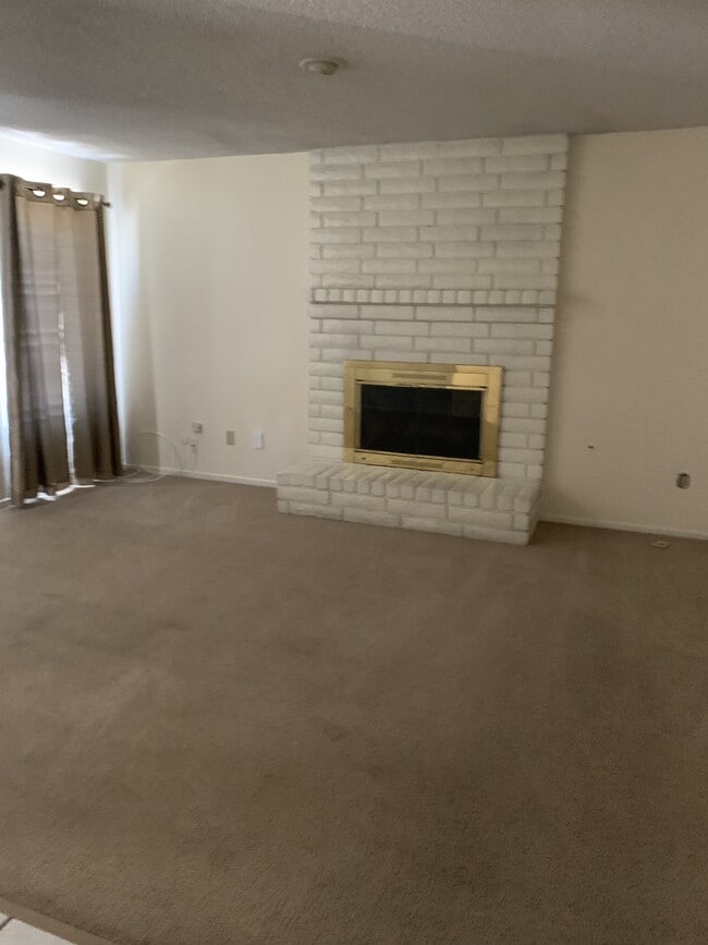 Building Photo - 409 Quailridge Rd