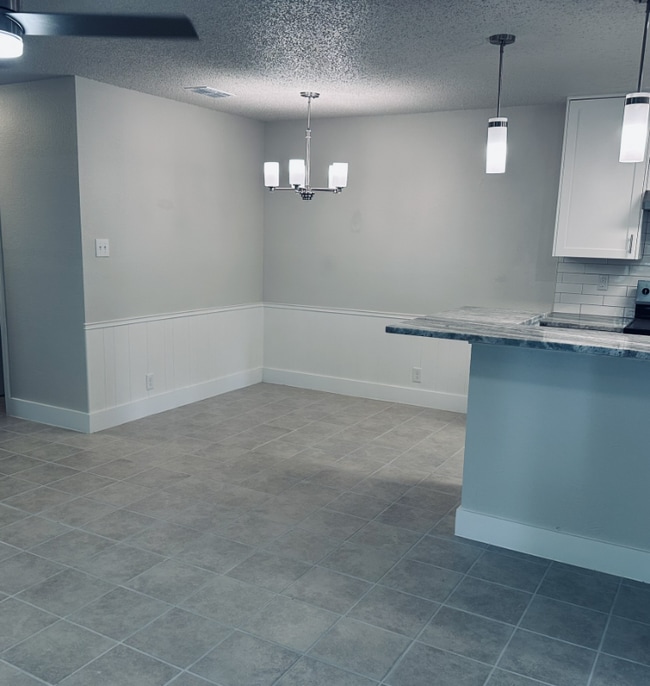 Building Photo - 11605 Castle Rock Ct