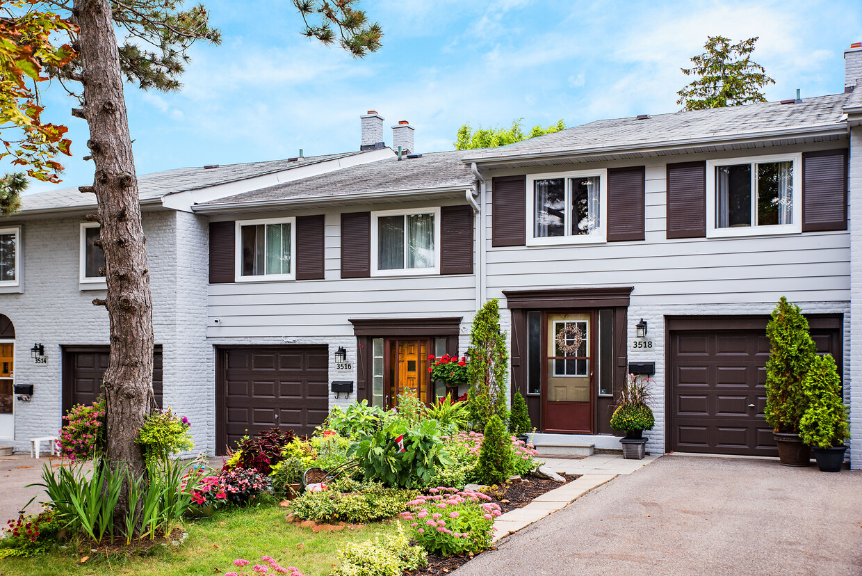 Primary Photo - Forest Glen Townhomes