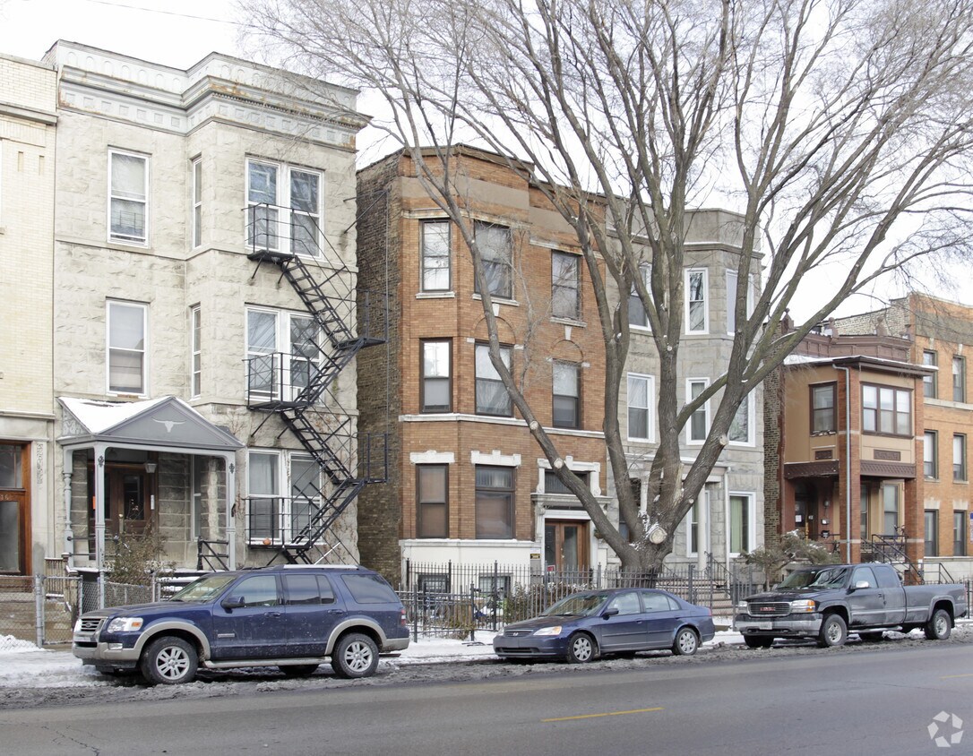 Foto del edificio - 910 W Addison St