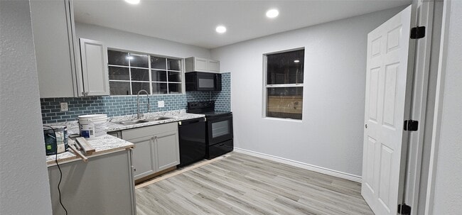 Building Photo - 2634 Tidewater Dr