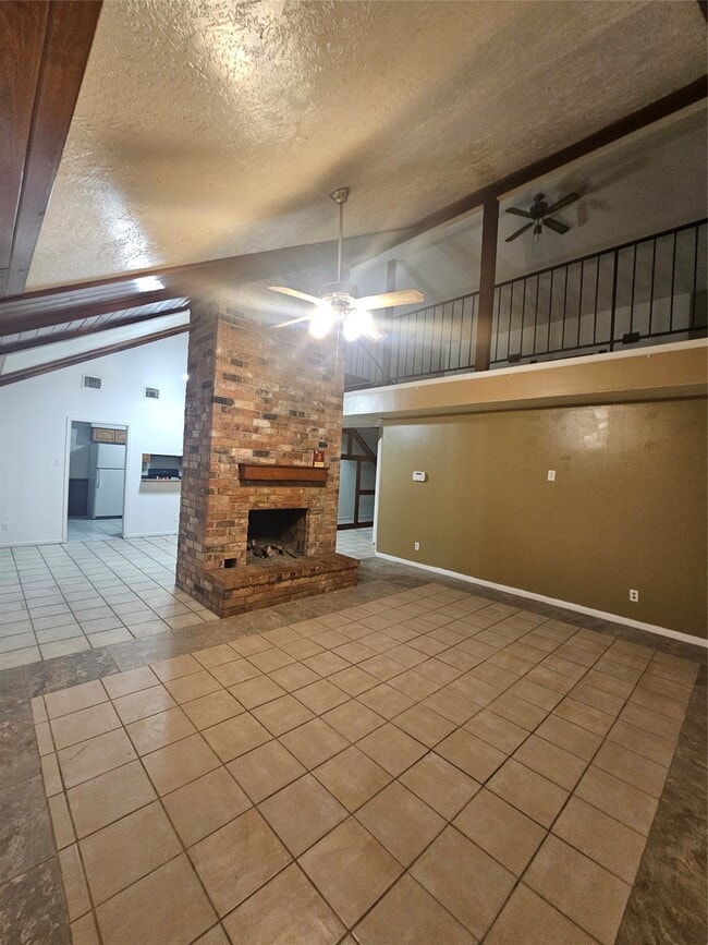 Building Photo - 4011 Alshire Dr