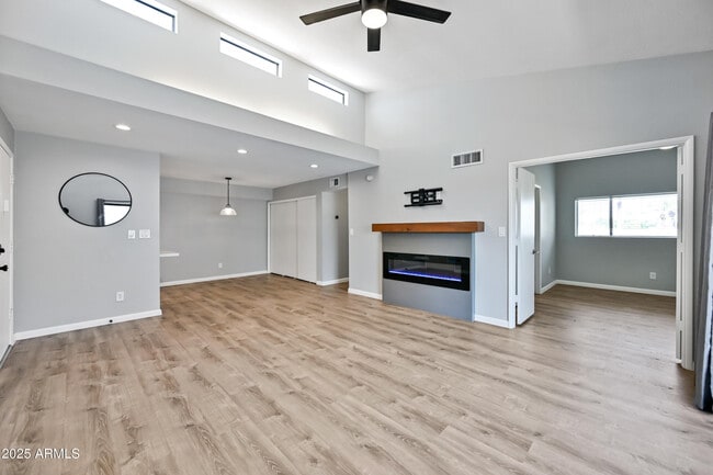 Building Photo - 6480 N 82nd St