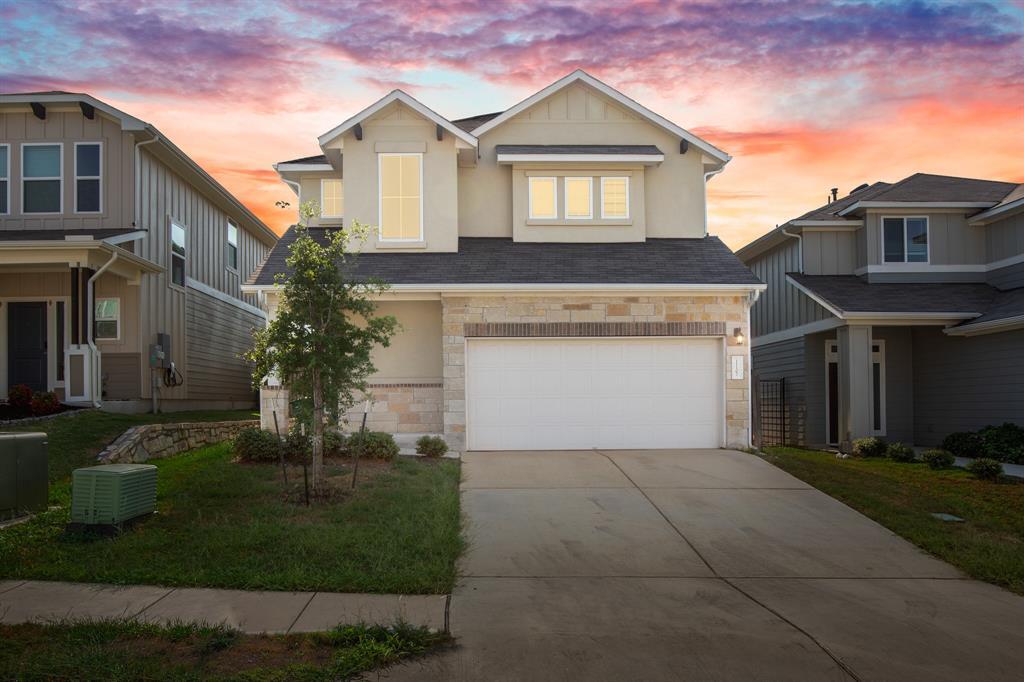 Foto principal - 11107 Sentinel Dr