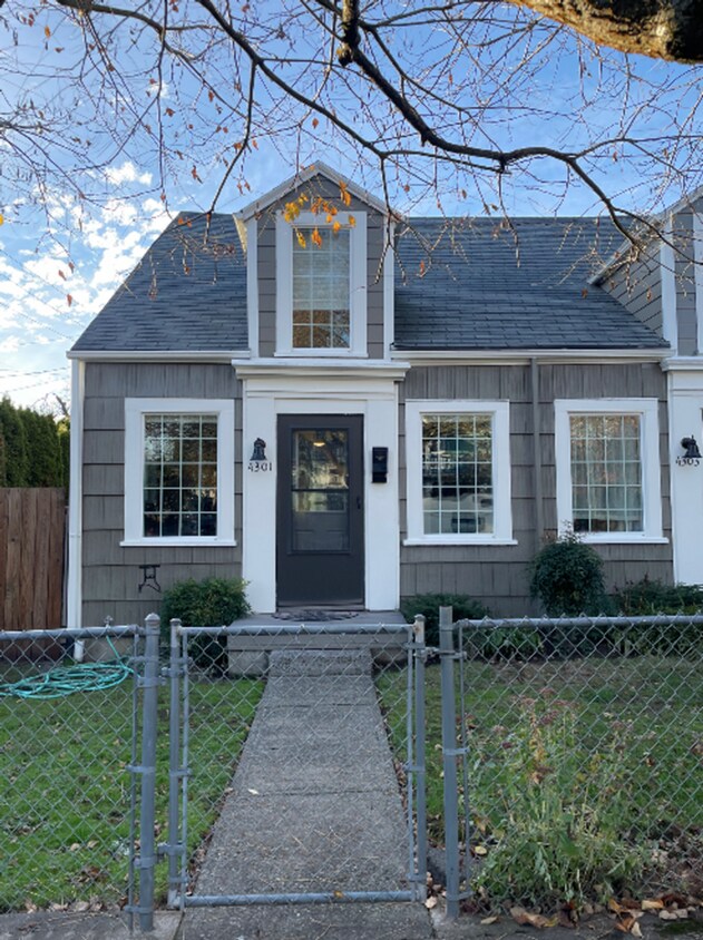 Foto principal - 2 bedroom, 1 bath now available in N Portl...
