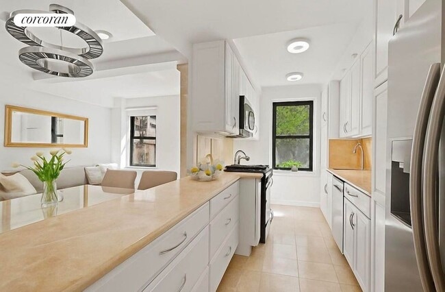 Building Photo - 235 W End Ave