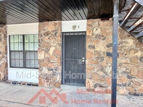 Building Photo - 3969 Southlawn Ave