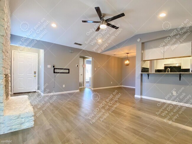 Building Photo - 2 br, 2 bath Duplex - 8101 Dowling Cv B B