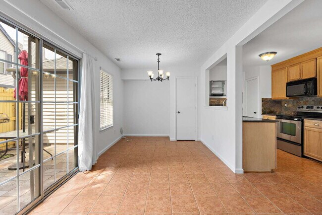 Foto del edificio - Updated condo-Brenneman Farms