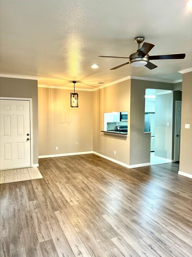 Building Photo - 11839 Parliament St