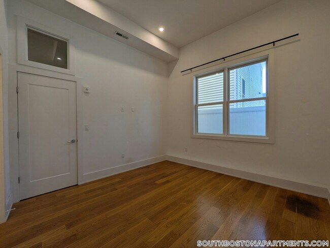 Foto del edificio - 49 Rogers St