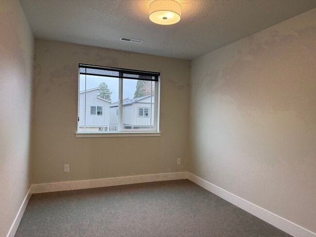 Foto del edificio - Beautiful Three Bedroom New Construction Home For Rent