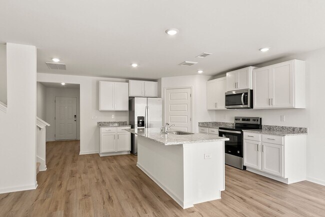 Foto del edificio - New Construction in the Heart of Northport - Available Now