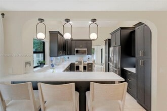 Building Photo - 1583 Eastlake Way