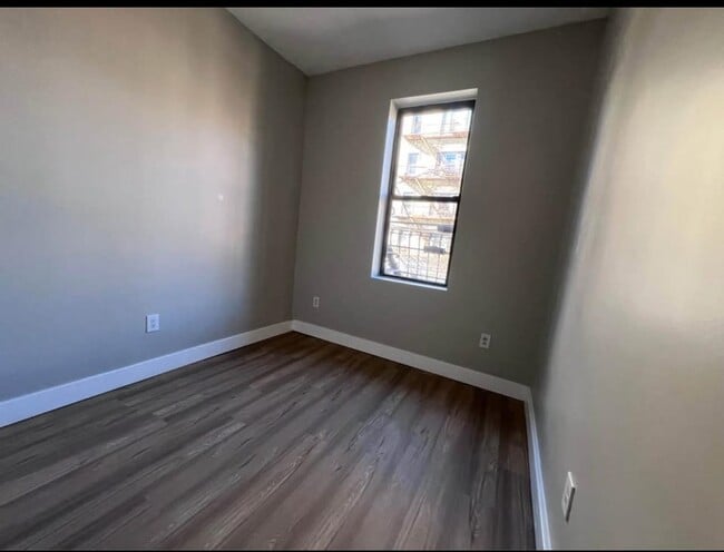 Building Photo - 5704 Hudson Ave