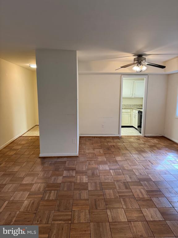 Foto del edificio - 10524 Weymouth St