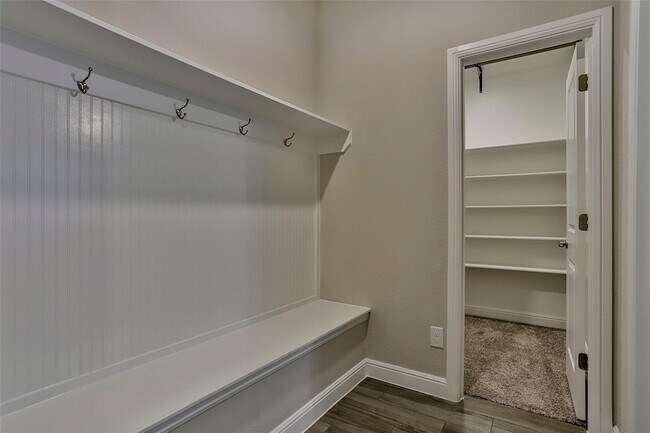 Foto del edificio - 2325 Shorthorn Dr