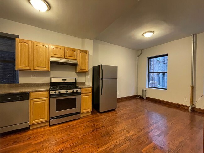 Building Photo - 783 9th Ave