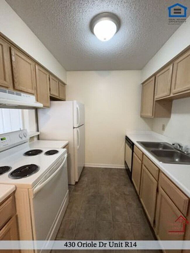 Foto del edificio - 430 Oriole Dr