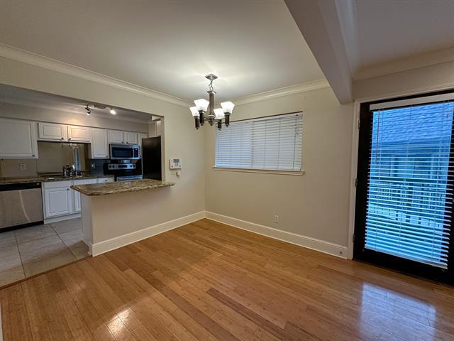 Foto del edificio - 7730 Meadow Park Dr