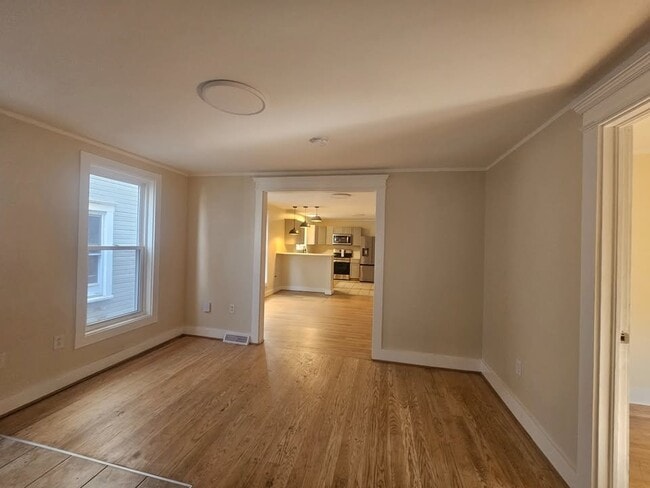 Building Photo - 137 Tennyson Ave