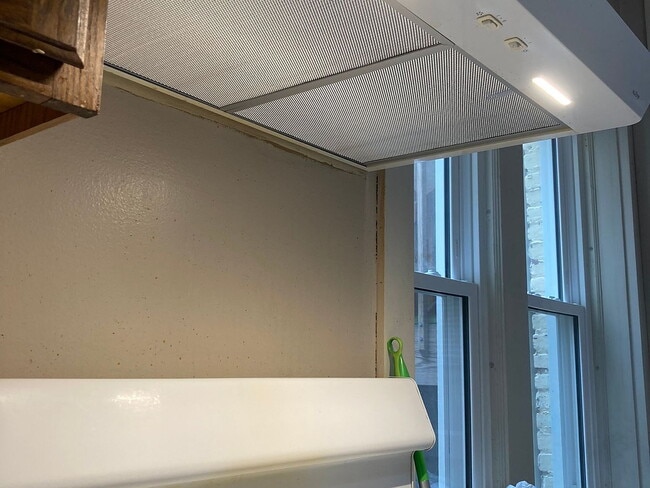 Foto del edificio - "Charming 2-Bedroom Retreat with Spacious Living in Cleveland Heights – 1243 Sq Ft of Comfort!"